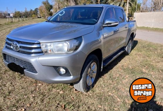 Camionetas - Toyota hilux srv pack 2017 Diesel 235000Km - En Venta