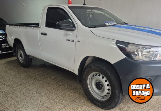 Camionetas - Toyota Hilux 4x2 2023 Diesel 100000Km - En Venta