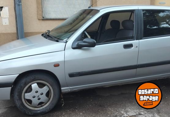 Autos - Renault Clio 1998 Diesel 220000Km - En Venta