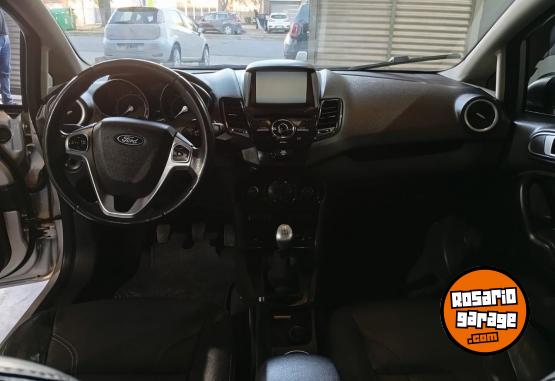 Autos - Ford Fiesta titanium 2017 Nafta 106000Km - En Venta