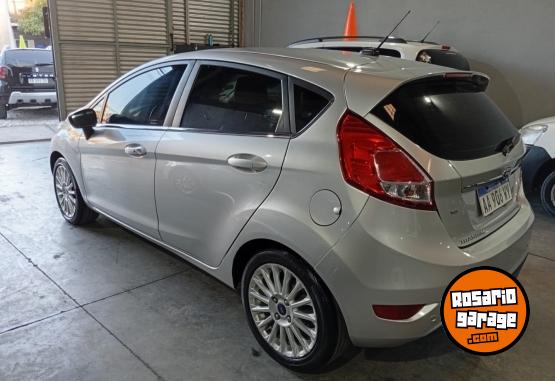 Autos - Ford Fiesta titanium 2017 Nafta 106000Km - En Venta