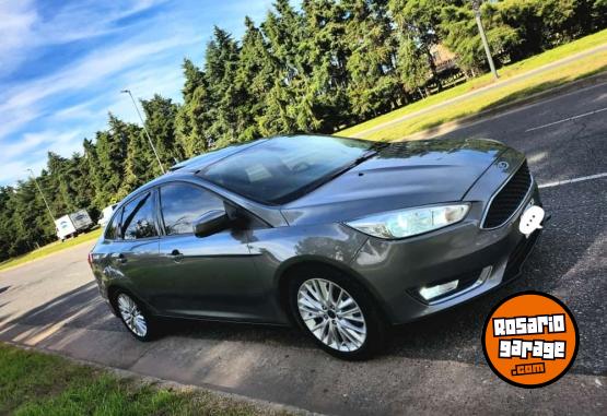 Autos - Ford Focus 2015 Nafta 113000Km - En Venta