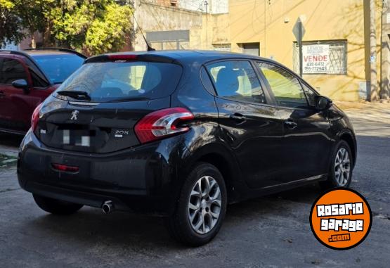Autos - Peugeot 208 touch 2015 Nafta 110000Km - En Venta