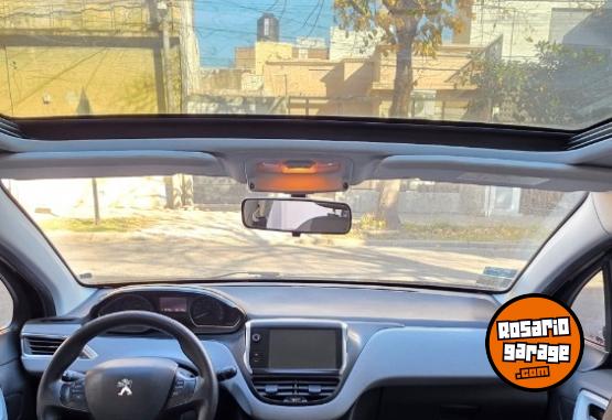 Autos - Peugeot 208 touch 2015 Nafta 110000Km - En Venta