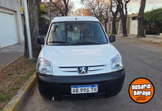 Utilitarios - Peugeot Partner 2017 Diesel 133000Km - En Venta