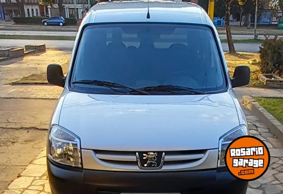 Utilitarios - Peugeot Partner confort HDI 2018 Diesel 52300Km - En Venta