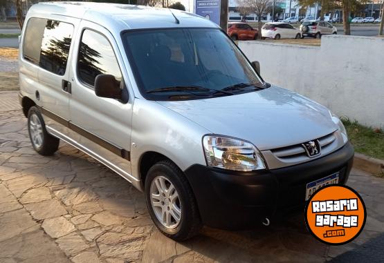Utilitarios - Peugeot Partner confort HDI 2018 Diesel 52300Km - En Venta