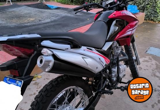 Motos - Corven Triax 150 R3 2023 Nafta 3200Km - En Venta