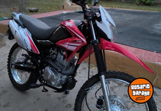 Motos - Corven Triax 150 R3 2023 Nafta 3200Km - En Venta