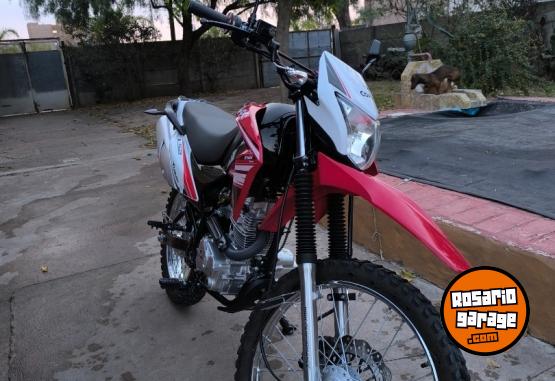 Motos - Corven Triax 150 R3 2023 Nafta 3200Km - En Venta