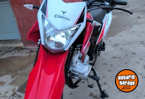 Motos - Corven Triax 150 R3 2023 Nafta 3200Km - En Venta