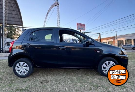 Autos - Toyota Etios 2023 Nafta 55000Km - En Venta