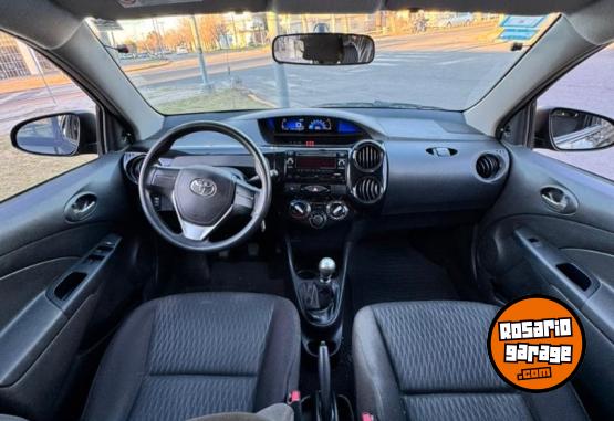 Autos - Toyota Etios 2023 Nafta 55000Km - En Venta