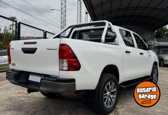 Camionetas - Toyota Hilux 2020 Diesel 19000Km - En Venta