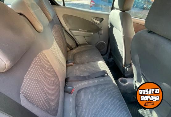Autos - Fiat FIAT PALIO ATRACTIVE 1.4 2012 GNC 165000Km - En Venta