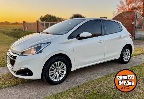 Autos - Peugeot 208 ALLURE NAV 2018 Nafta 110000Km - En Venta