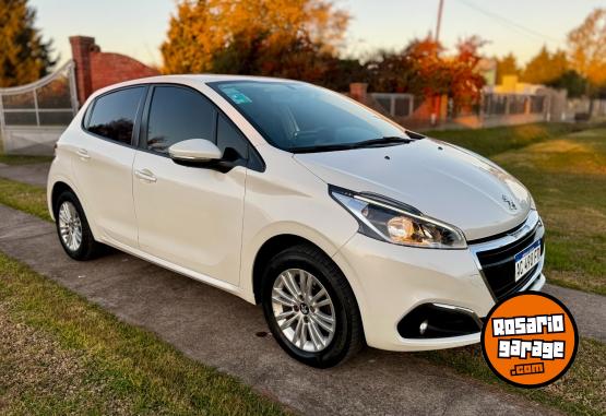 Autos - Peugeot 208 ALLURE NAV 2018 Nafta 110000Km - En Venta