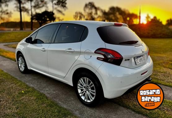 Autos - Peugeot 208 ALLURE NAV 2018 Nafta 110000Km - En Venta
