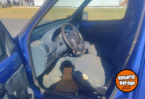 Utilitarios - Renault Kangoo 2000 Diesel 300000Km - En Venta
