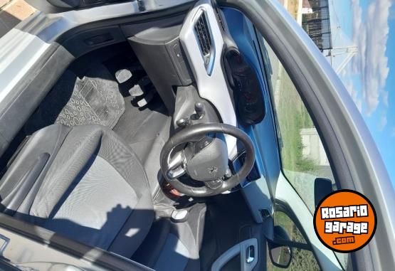 Autos - Peugeot 208 allure 2013 Nafta 126000Km - En Venta