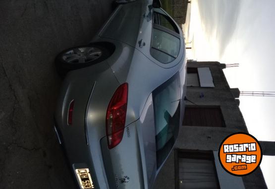 Autos - Peugeot 408 hdi Allure Nav 2013 Diesel 175000Km - En Venta