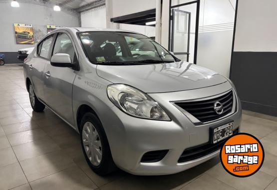 Autos - Nissan Versa 2013 Nafta 129000Km - En Venta
