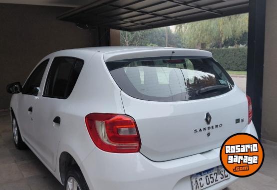 Autos - Renault Sandero 2017 Nafta 98000Km - En Venta
