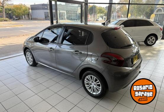 Autos - Peugeot 208 2017 Nafta 75000Km - En Venta