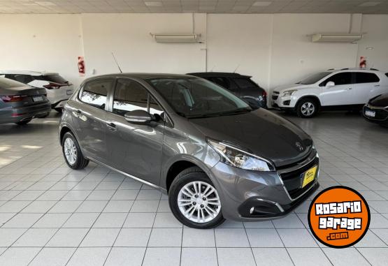 Autos - Peugeot 208 2017 Nafta 75000Km - En Venta