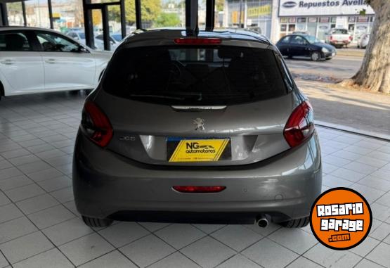 Autos - Peugeot 208 2017 Nafta 75000Km - En Venta