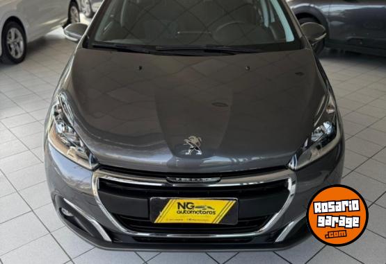 Autos - Peugeot 208 2017 Nafta 75000Km - En Venta