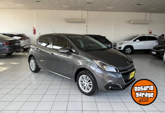 Autos - Peugeot 208 2017 Nafta 75000Km - En Venta