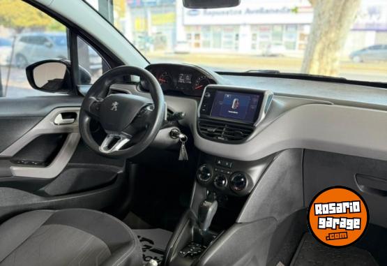 Autos - Peugeot 208 2017 Nafta 75000Km - En Venta