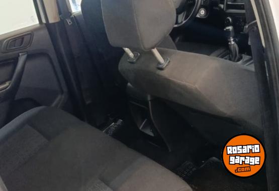 Camionetas - Ford Ranger XL 2021 Diesel 220000Km - En Venta