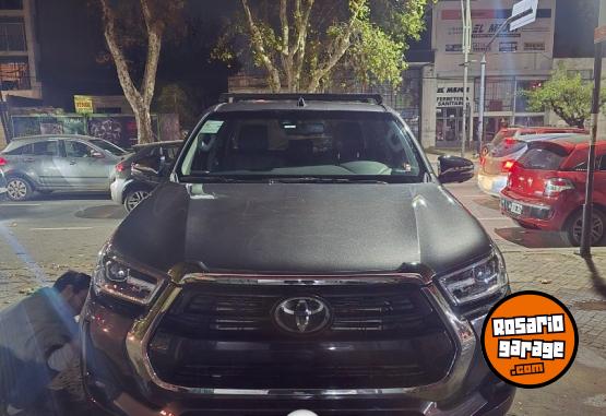 Camionetas - Toyota Hilux 2023 Diesel 49000Km - En Venta