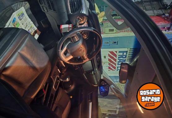 Camionetas - Toyota Hilux 2023 Diesel 49000Km - En Venta