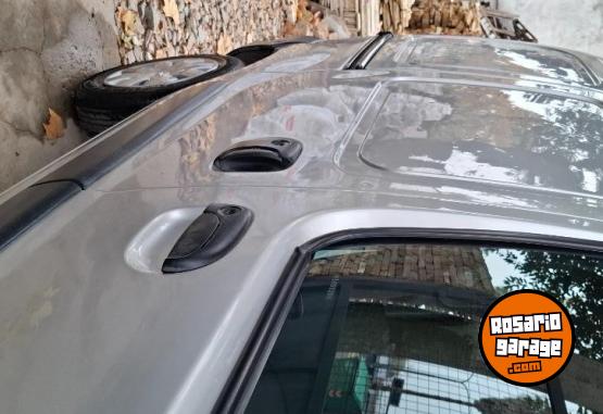 Utilitarios - Renault Kangoo 2017 GNC 103500Km - En Venta