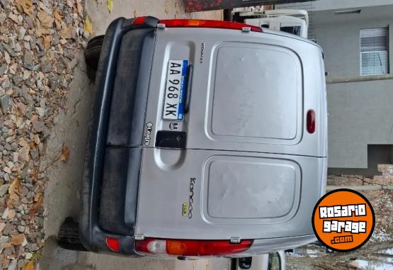 Utilitarios - Renault Kangoo 2017 GNC 103500Km - En Venta