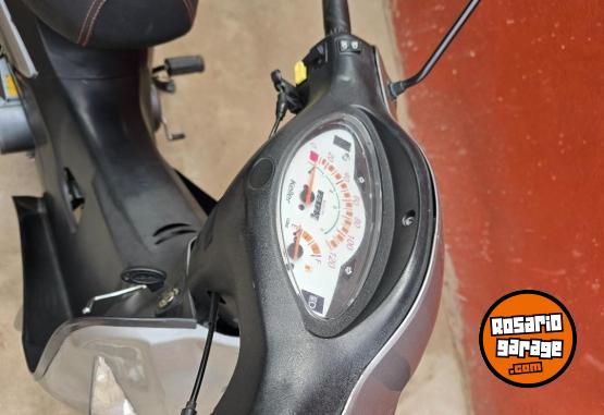 Motos - Keller Cronos 2023 Nafta 27000Km - En Venta