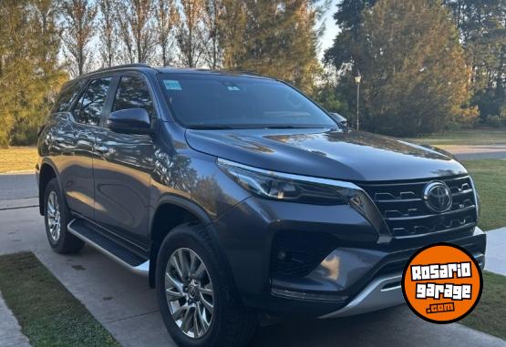 Camionetas - Toyota Sw4 Aut 7 asientos 2022 Diesel 82000Km - En Venta