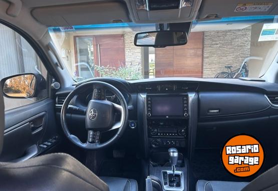 Camionetas - Toyota Sw4 Aut 7 asientos 2022 Diesel 82000Km - En Venta