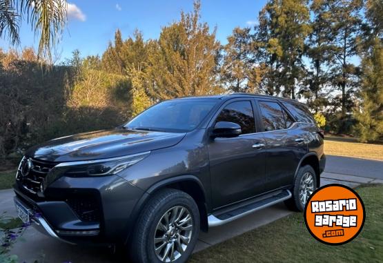 Camionetas - Toyota Sw4 Aut 7 asientos 2022 Diesel 82000Km - En Venta