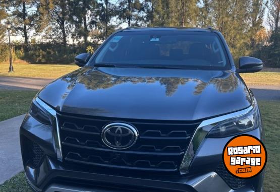 Camionetas - Toyota Sw4 Aut 7 asientos 2022 Diesel 82000Km - En Venta