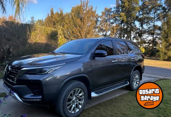 Camionetas - Toyota Sw4 Aut 7 asientos 2022 Diesel 82000Km - En Venta