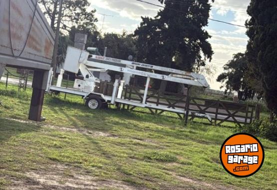 Camiones y Grúas - HIDRO GRUA ✅ MARCA HIDRO-GRUBERT AÑO 2014 13 MTS DE ELEVACIÓN - En Venta