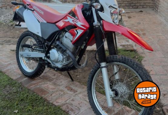 Motos - Honda Tornado 250 2023 Nafta 16000Km - En Venta