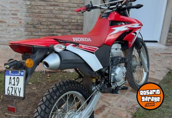 Motos - Honda Tornado 250 2023 Nafta 16000Km - En Venta