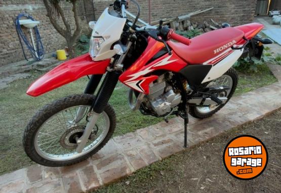 Motos - Honda Tornado 250 2023 Nafta 16000Km - En Venta