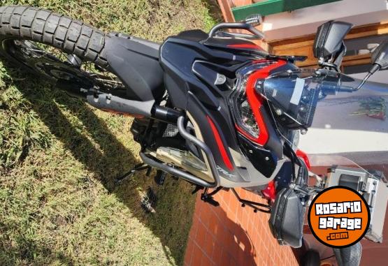 Motos - Benelli Trk 702x 2024 Nafta 7400Km - En Venta