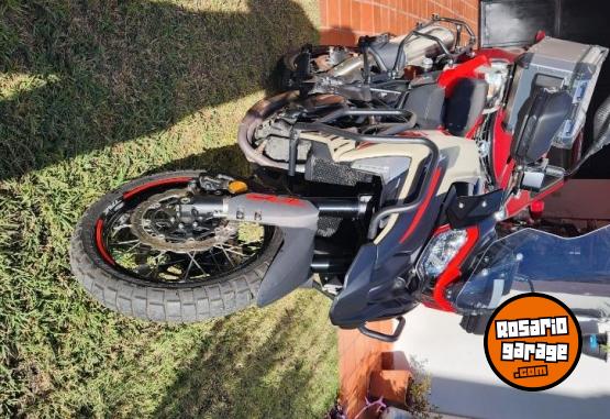 Motos - Benelli Trk 702x 2024 Nafta 7400Km - En Venta